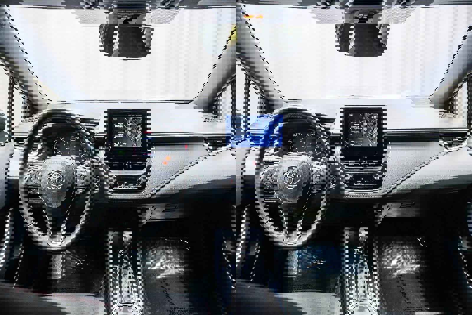 Used 2024 Toyota Corolla SE image 13