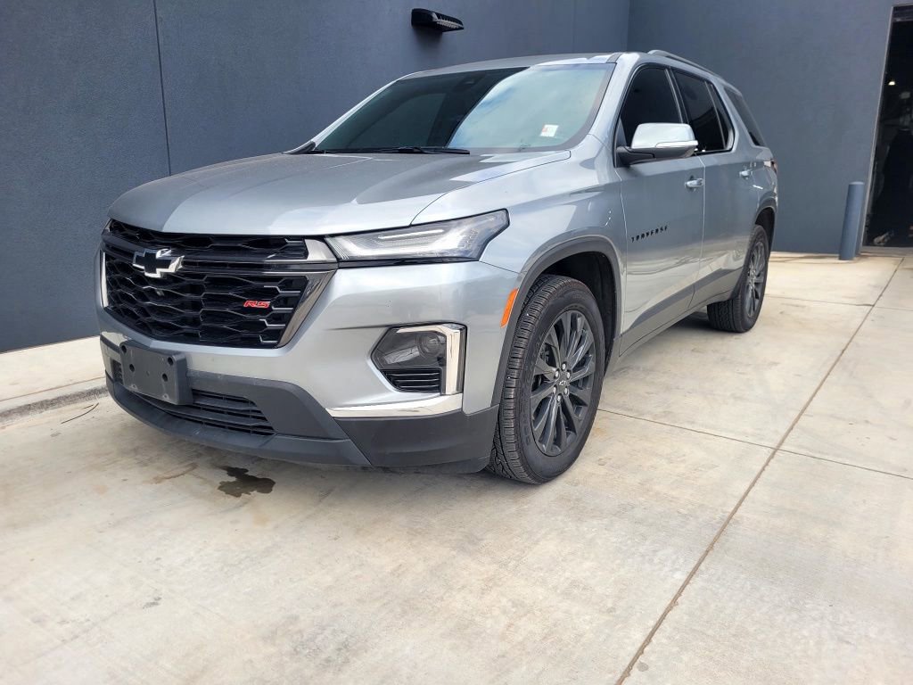 Used 2023 Chevrolet Traverse RS FWD image 1
