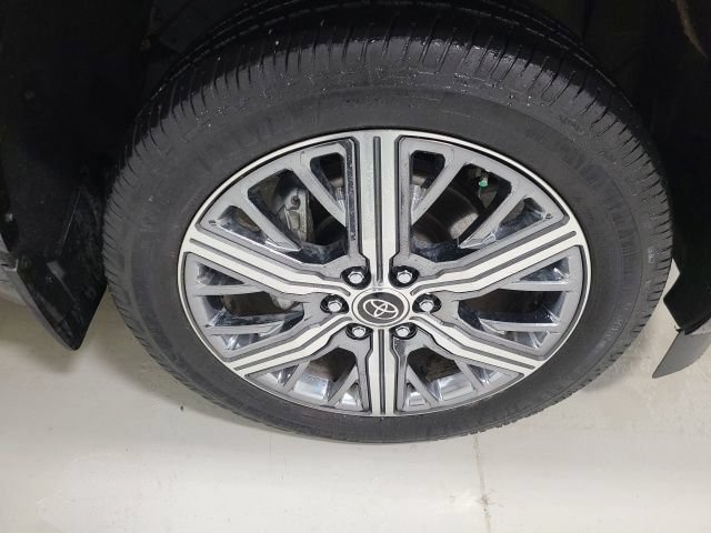 Certified 2024 Toyota Sequoia Capstone AWD/4WD image 44