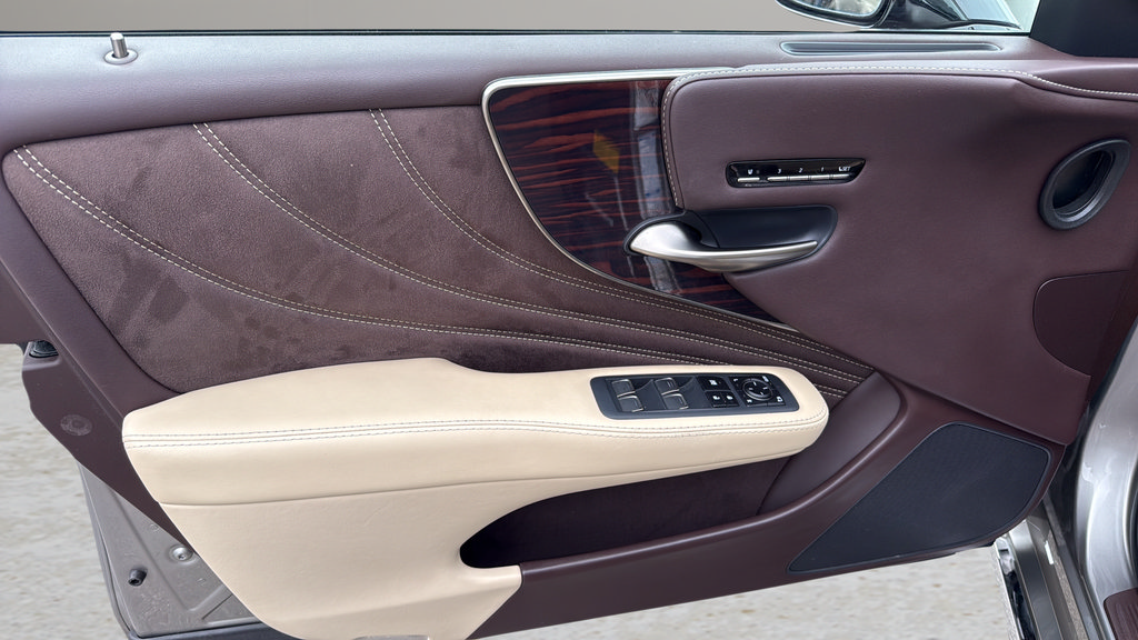 Used 2019 Lexus LS 500 AWD w/ Interior Upgrade Package image 10