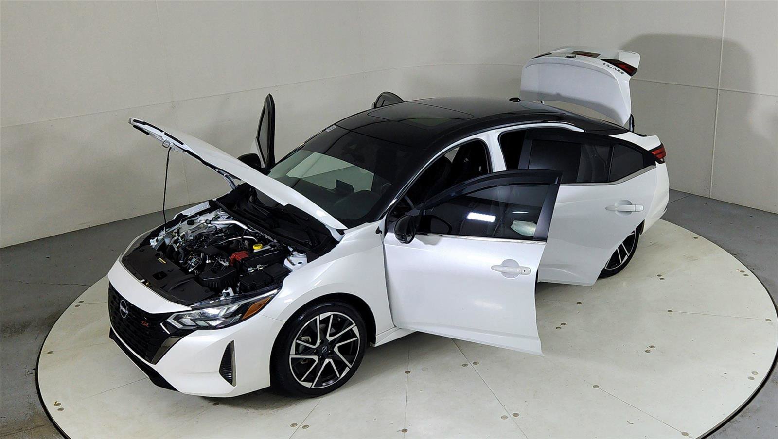 Certified 2025 Nissan Sentra SR w/ SR Premium Package image 26