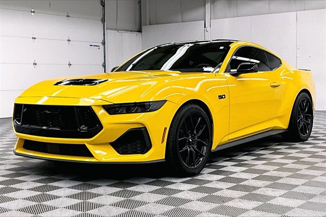 Used 2024 Ford Mustang GT Premium image 12