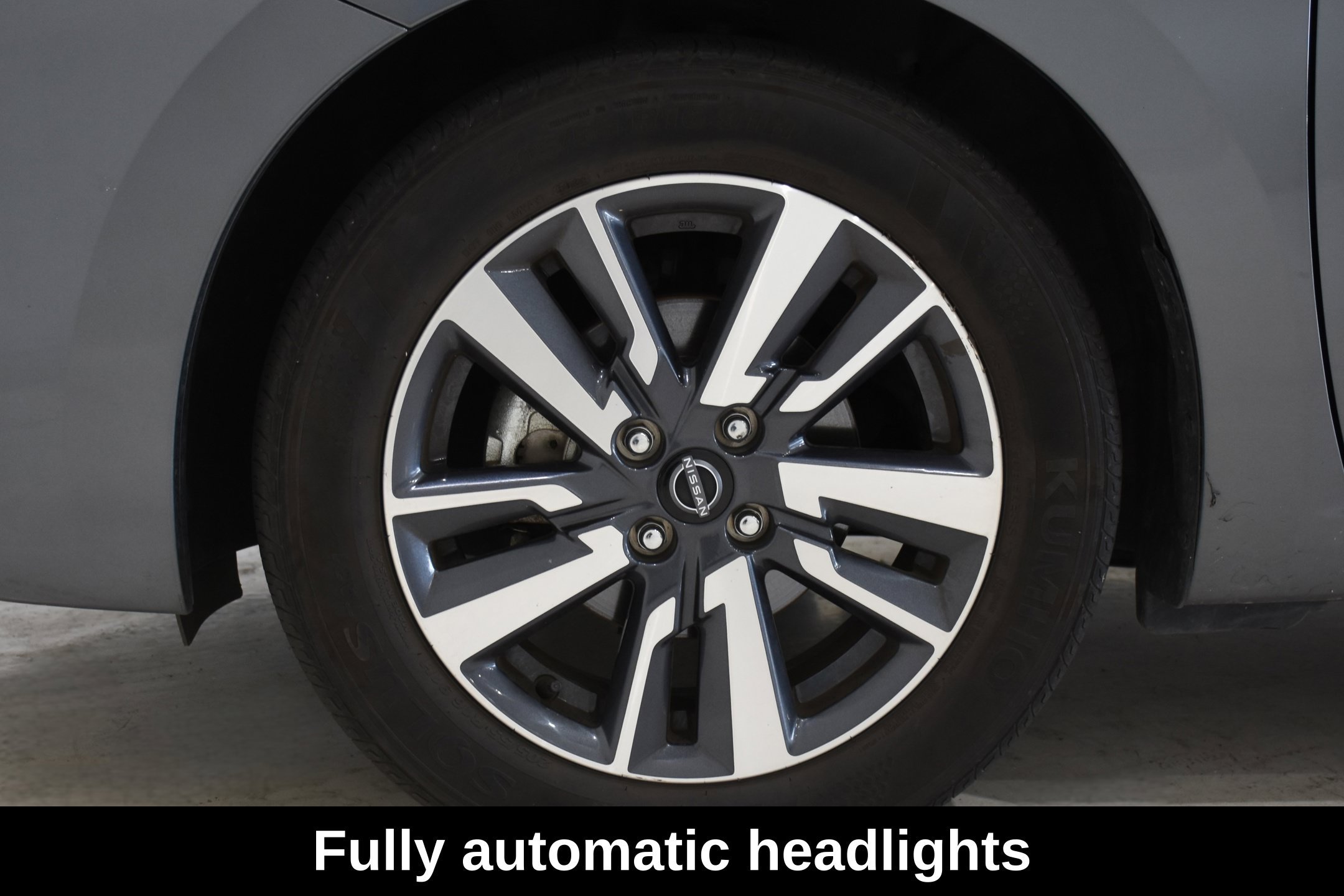 Used 2025 Nissan Versa SV FWD image 7