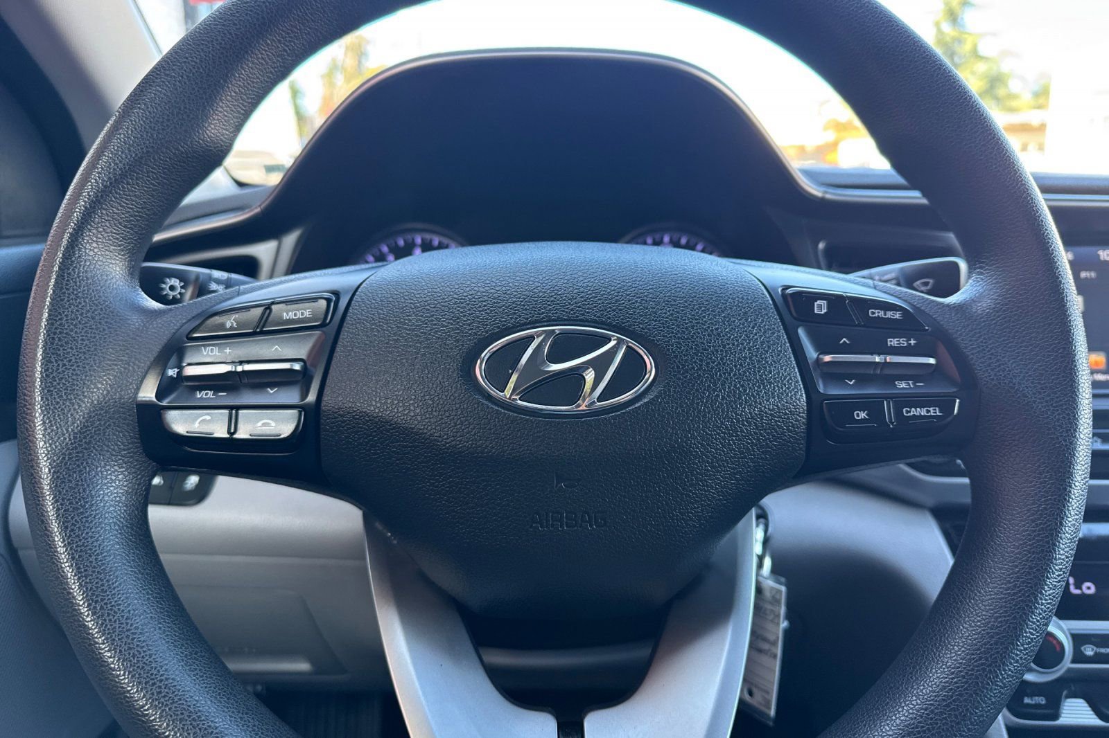 Used 2020 Hyundai Elantra SEL image 25