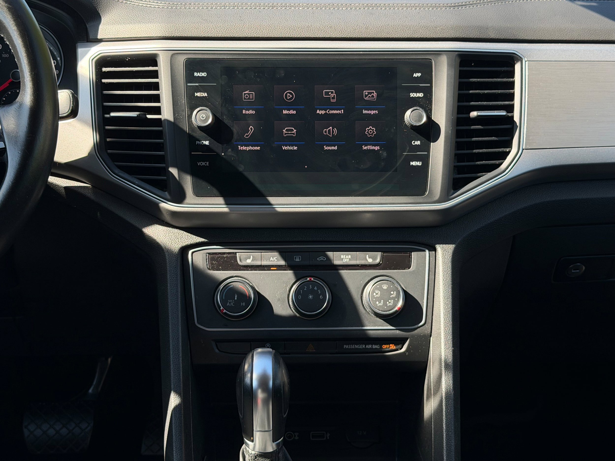 Used 2018 Volkswagen Atlas SE FWD image 16