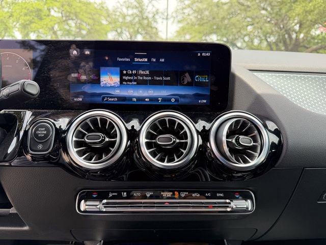 Used 2025 Mercedes-Benz GLA 250 image 14