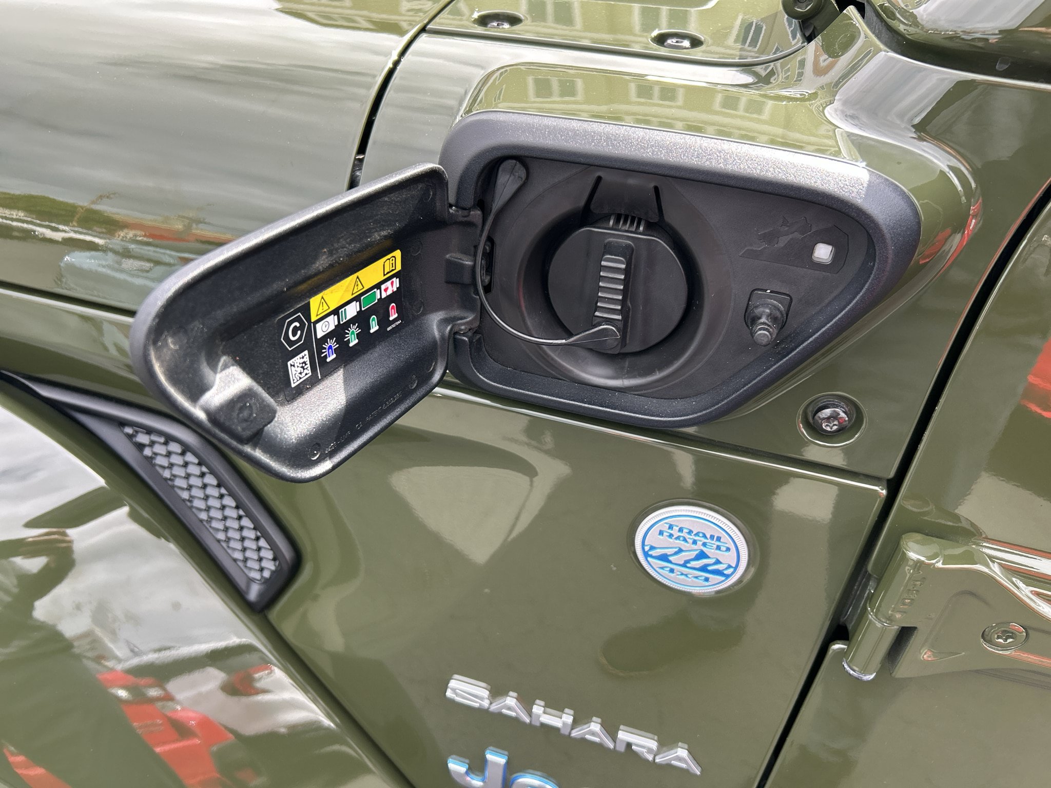 Used 2022 Jeep Wrangler Unlimited Sahara w/ Safety Group AWD/4WD image 12