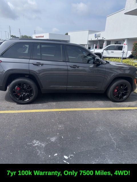 Certified 2025 Jeep Grand Cherokee Limited w/ Luxury Tech Group II AWD/4WD image 1