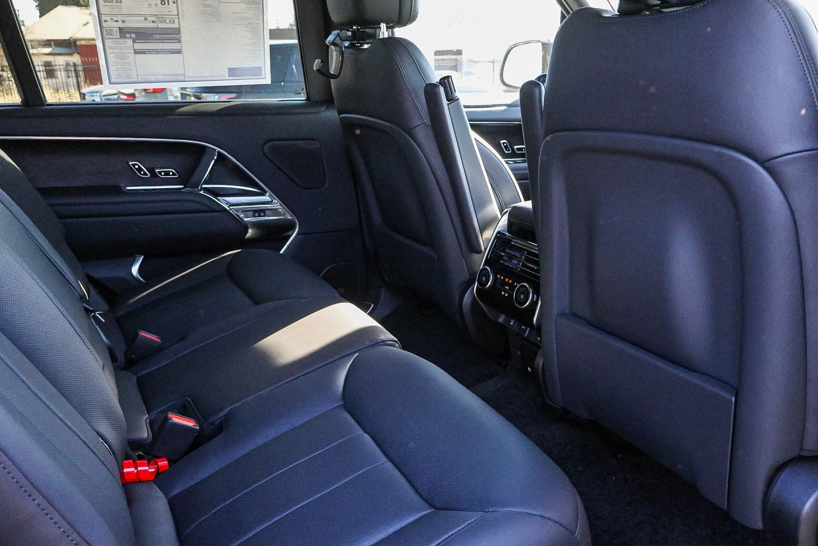 New 2027 Land Rover Range Rover Long Wheelbase SE AWD/4WD image 19