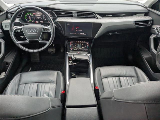 Used 2021 Audi e-tron Premium w/ Convenience Plus Package image 28
