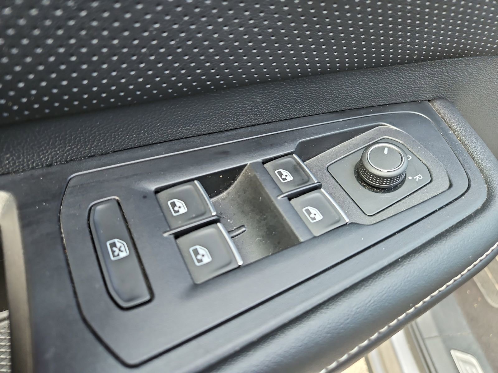 Used 2024 Volkswagen Atlas SE image 22