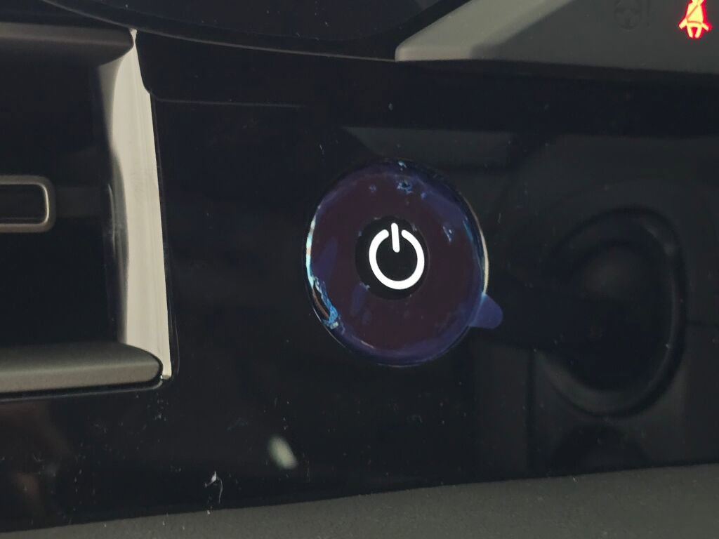 New 2025 Porsche Taycan image 27