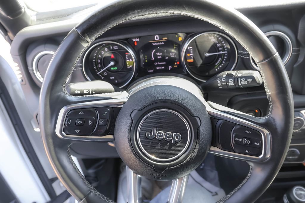 Used 2022 Jeep Wrangler Unlimited Sahara w/ Cold Weather Group AWD/4WD image 18