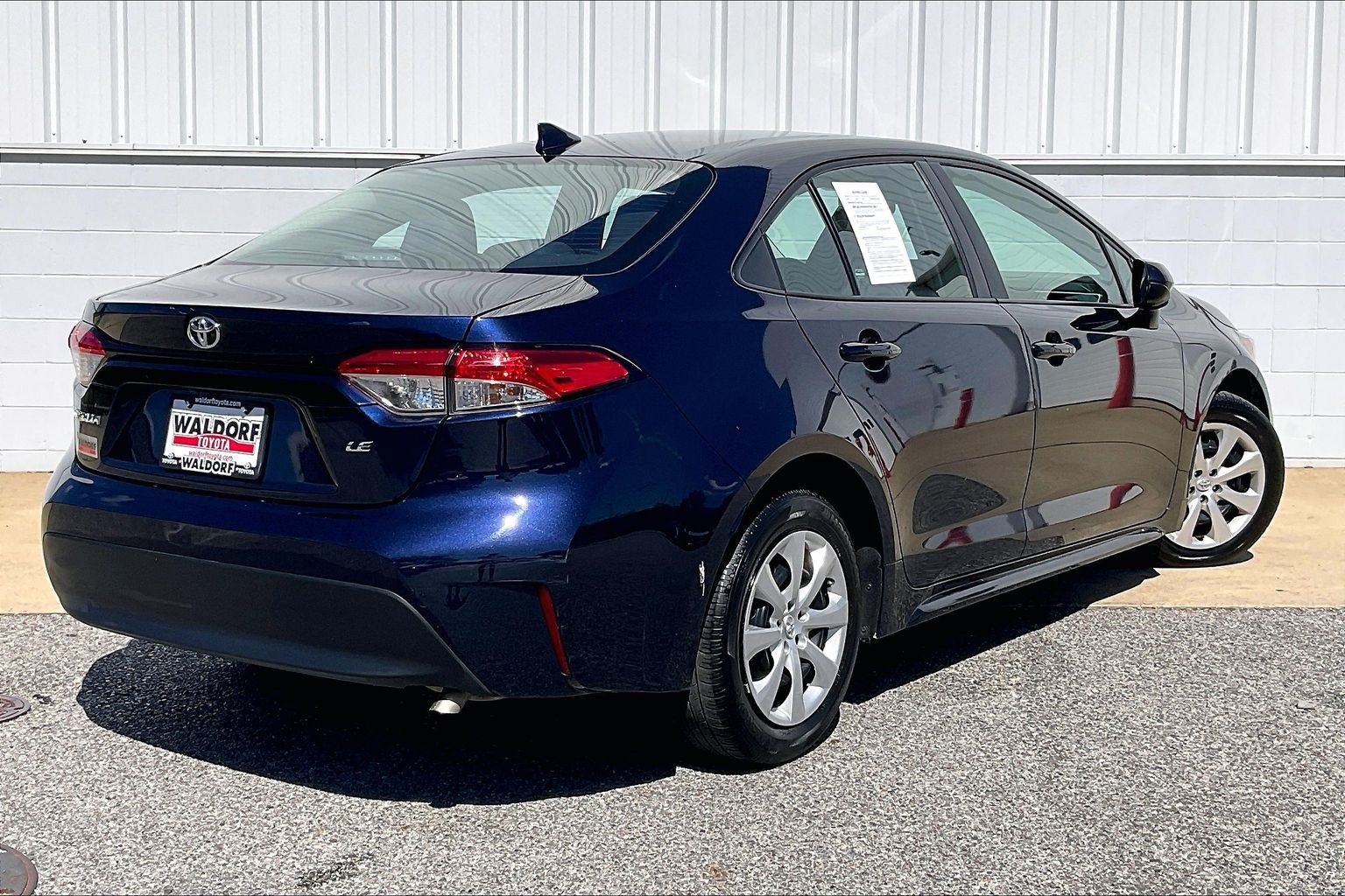 Used 2025 Toyota Corolla LE FWD image 17