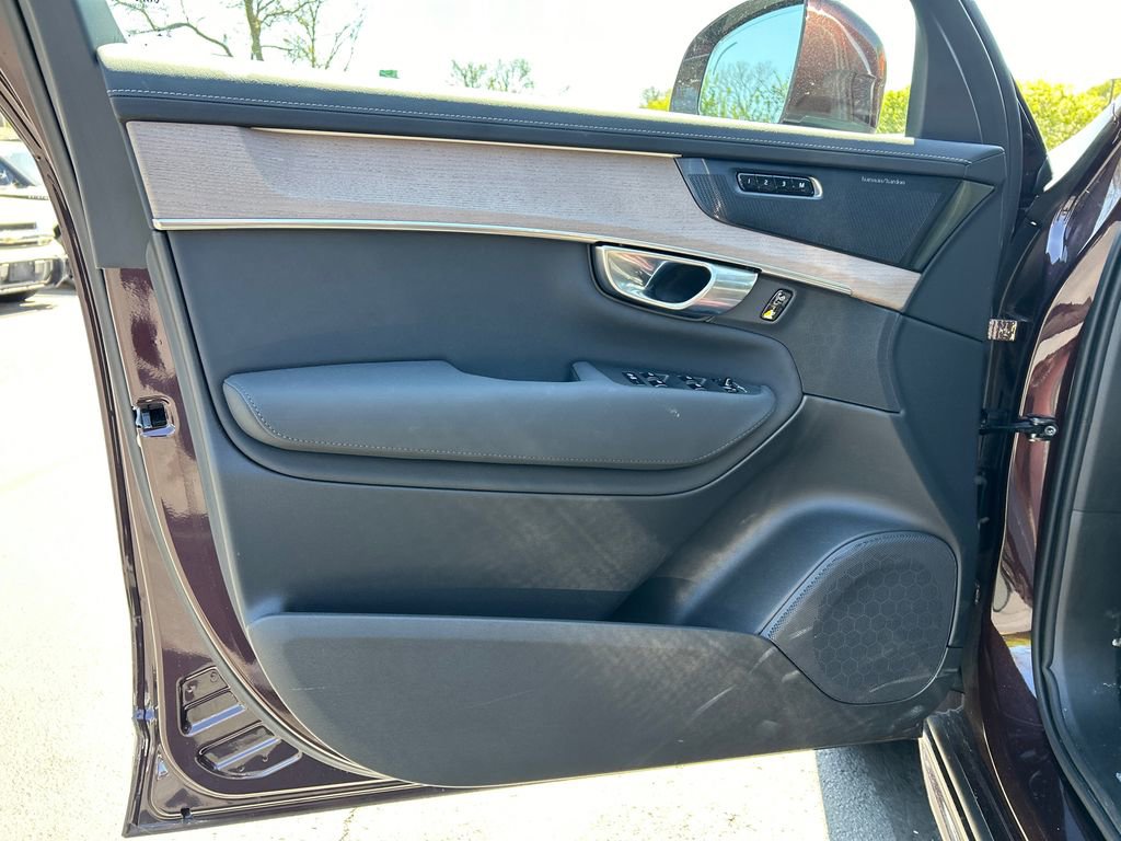 Used 2026 Volvo XC90 B6 Plus w/ Protection Package Premier AWD/4WD image 9