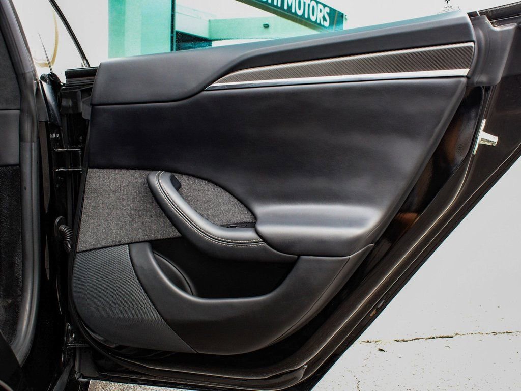Used 2021 Tesla Model S Plaid image 12
