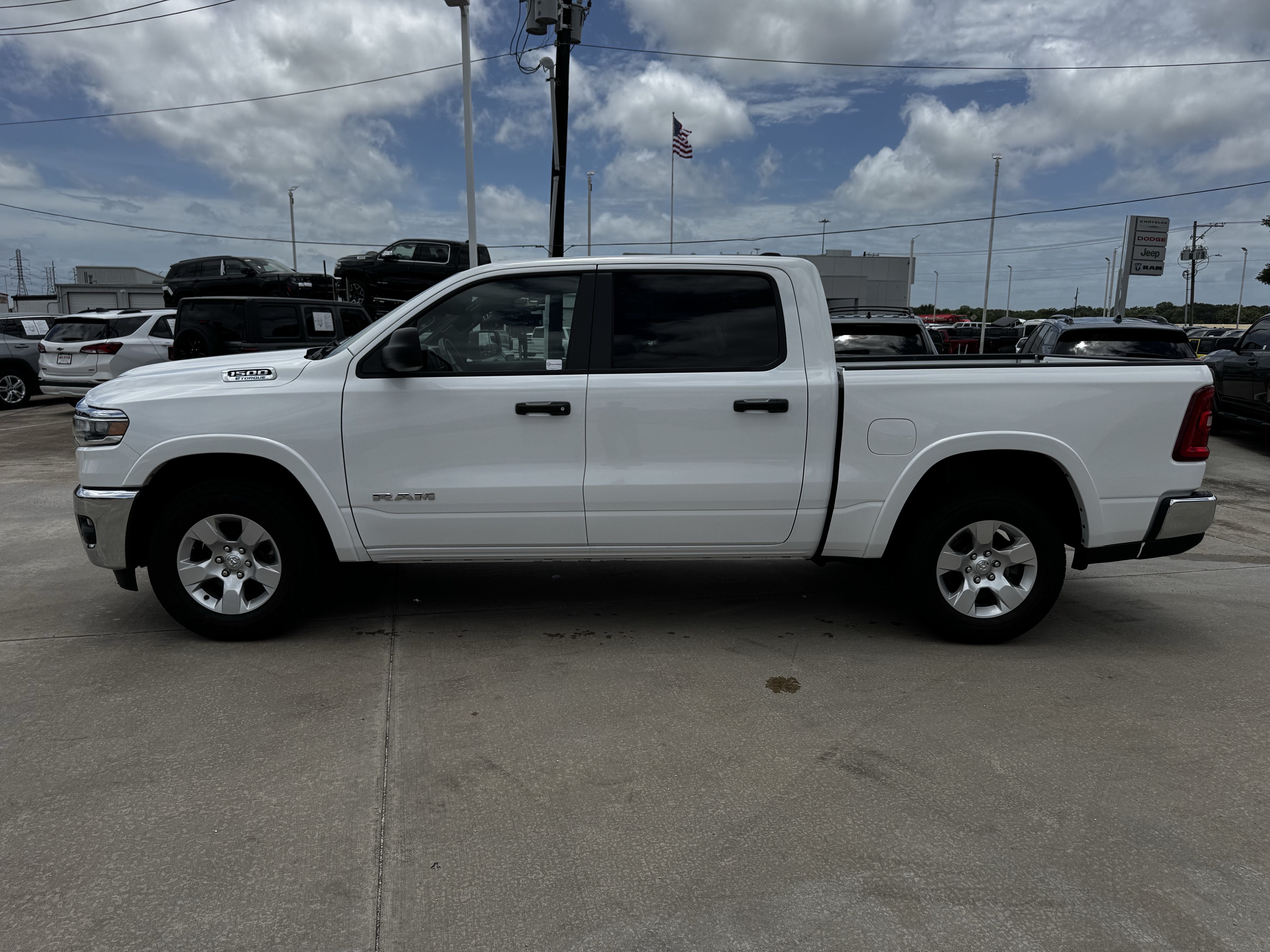 Used 2025 RAM 1500 Big Horn AWD/4WD image 7