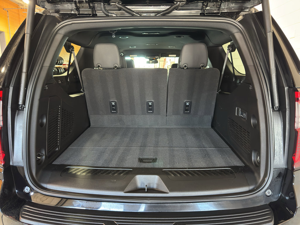 Used 2025 GMC Yukon XL Elevation w/ LPO, Elevation Black Package image 21