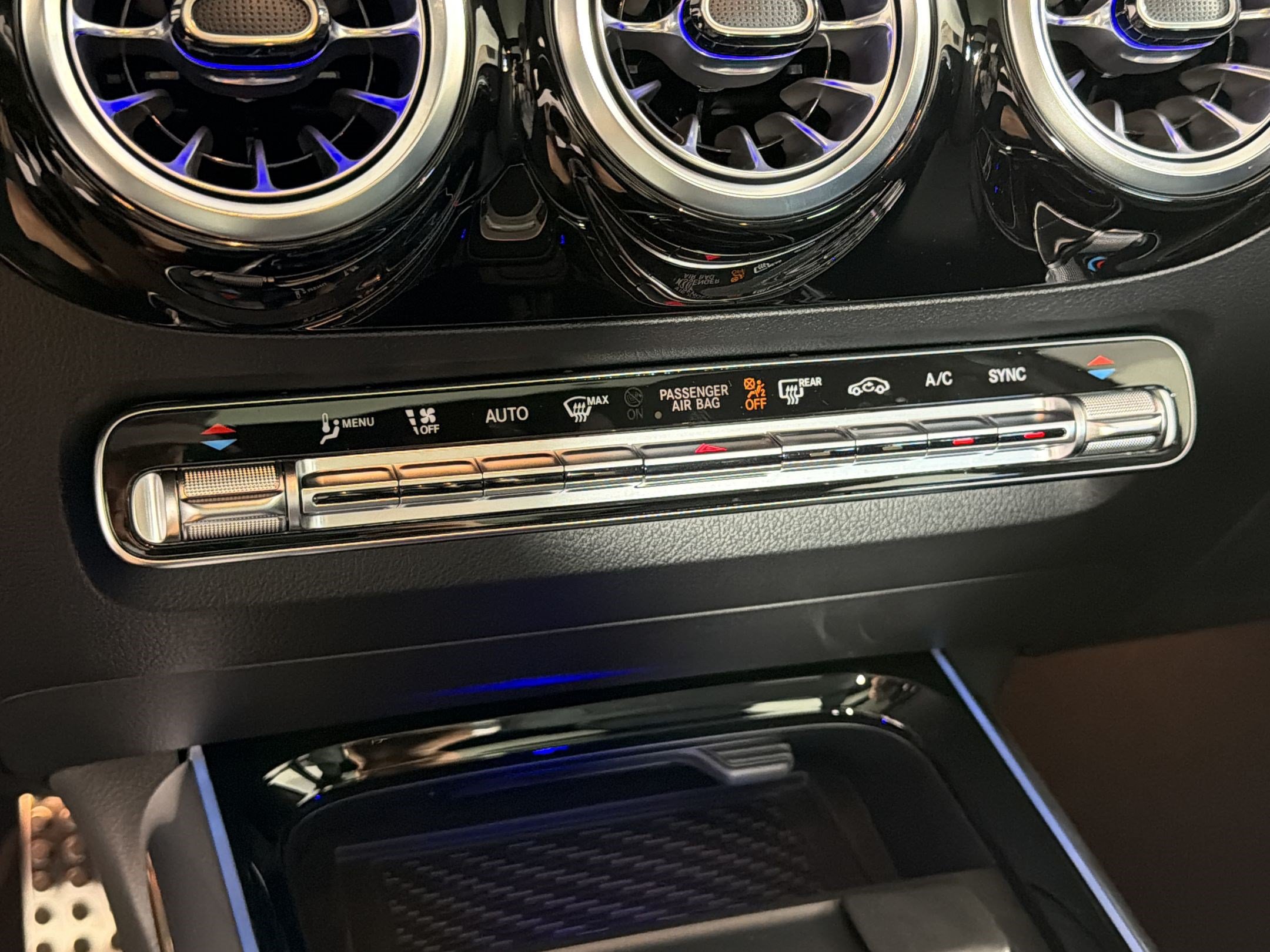 New 2026 Mercedes-Benz GLA 35 AMG 4MATIC image 18