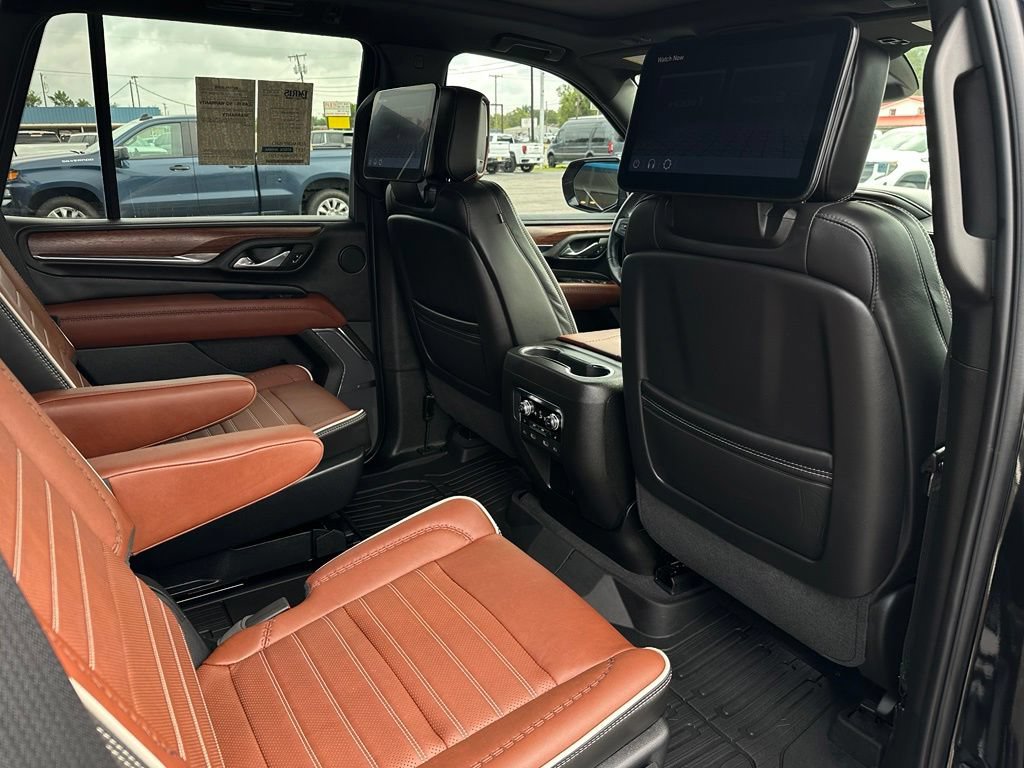 Used 2023 GMC Yukon Denali Ultimate w/ LPO, Floor Liner Package AWD/4WD image 19