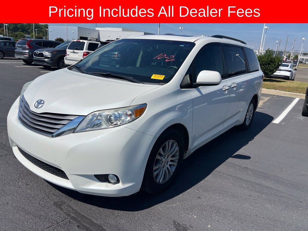Used 2017 Toyota Sienna XLE FWD image 7