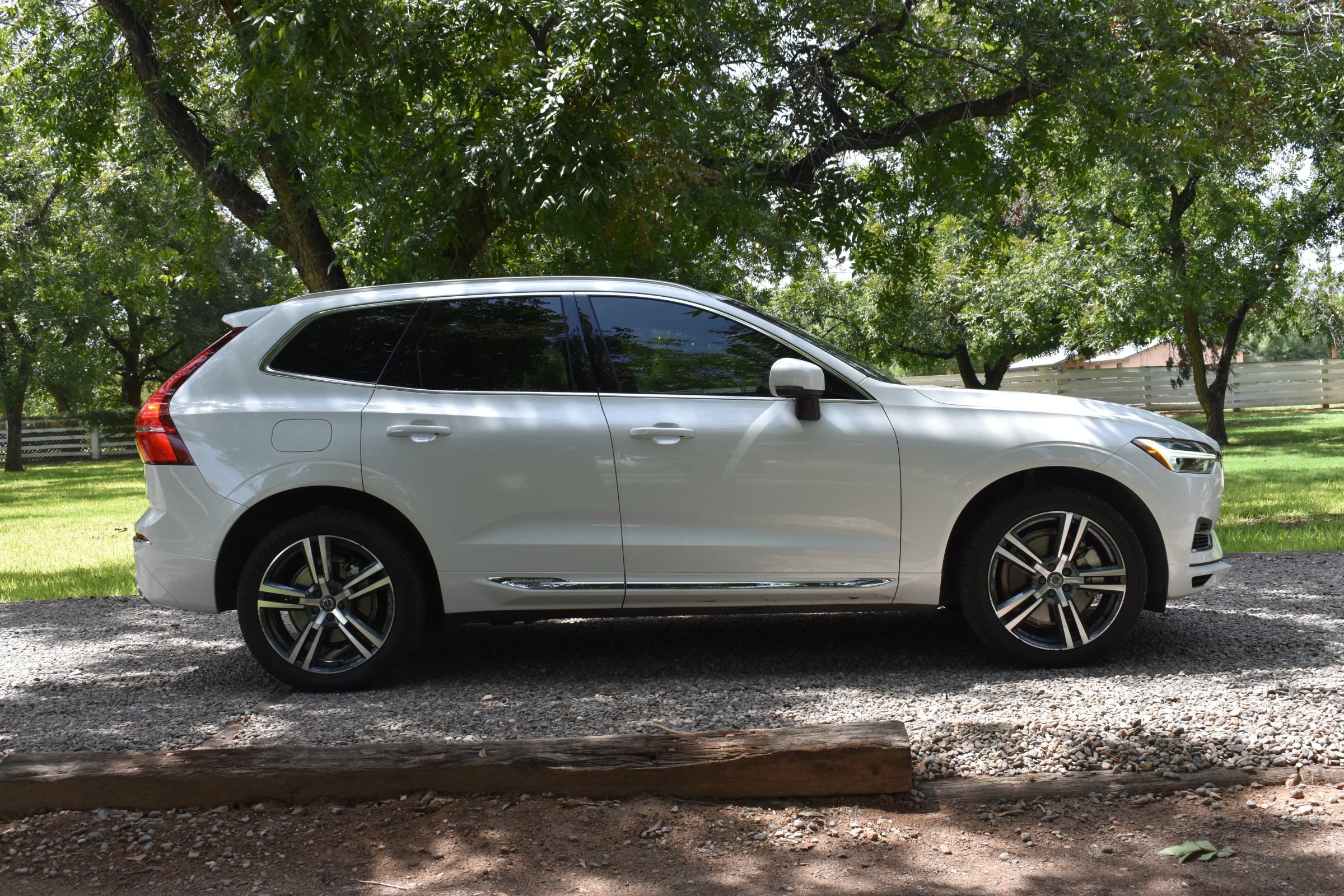 Used 2021 Volvo XC60 T8 Inscription Expression w/ Advanced Package AWD/4WD image 6