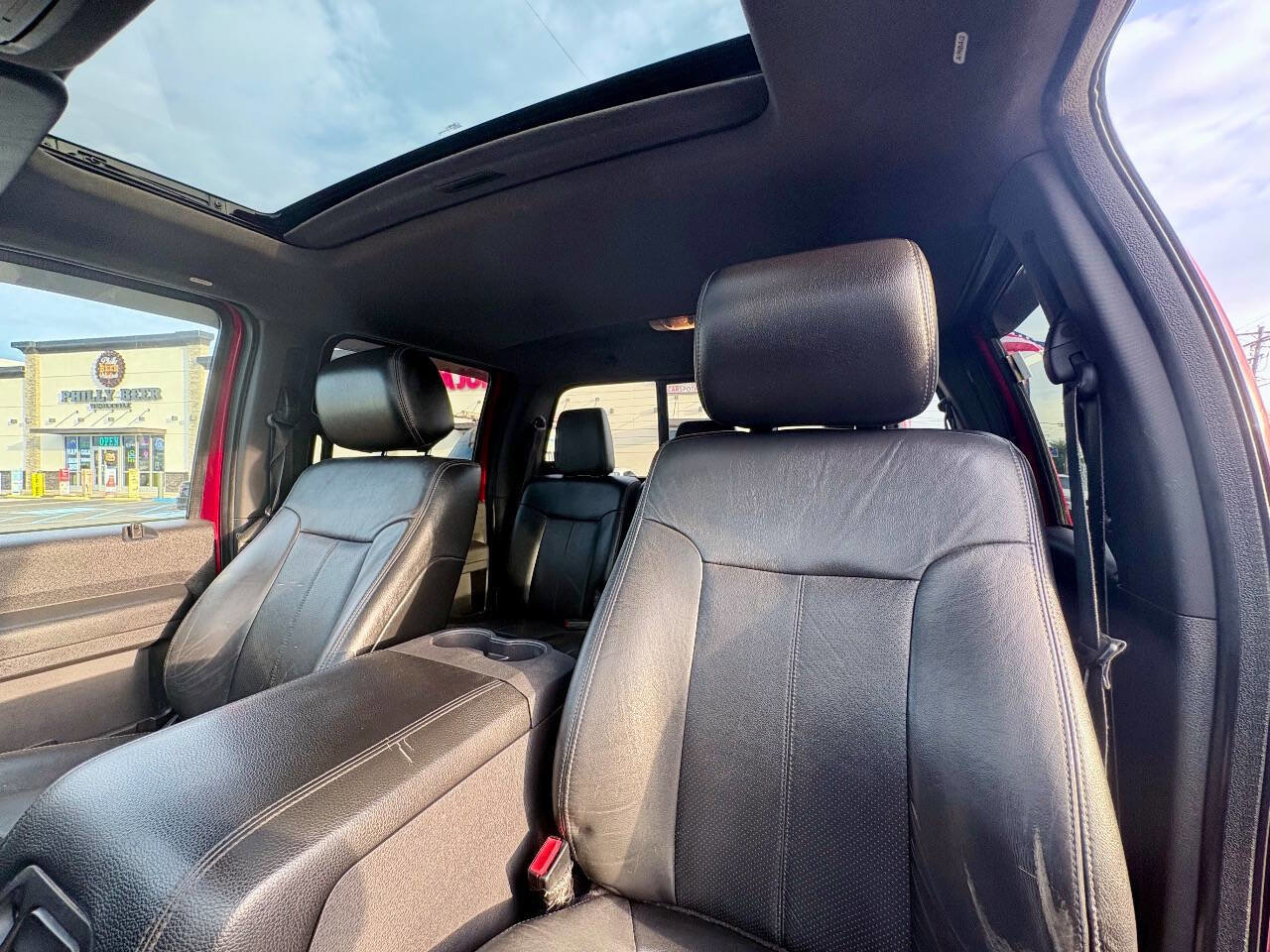 Used 2015 Ford F350 Lariat image 11