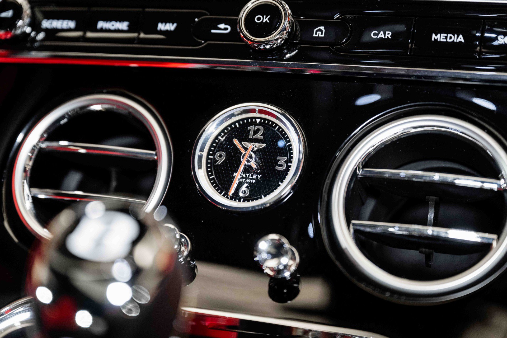 New 2024 Bentley Continental GT V8 image 30