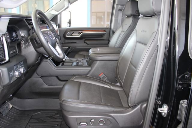 Used 2024 GMC Sierra 3500 Denali w/ Denali Reserve Package image 33