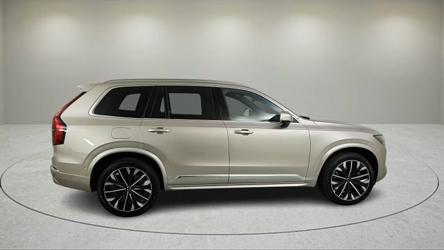 New 2026 Volvo XC90 T8 Plus w/ Protection Package Premier AWD/4WD image 3