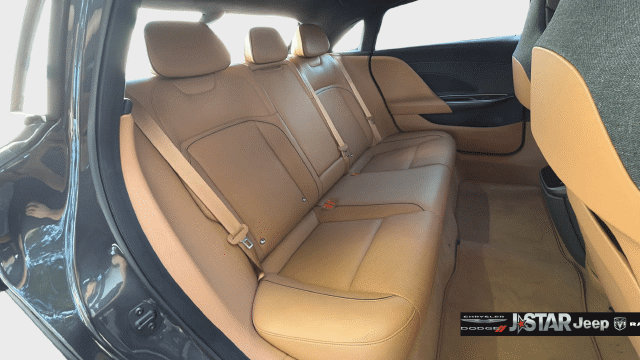 Used 2024 Lucid Air Touring AWD/4WD image 22