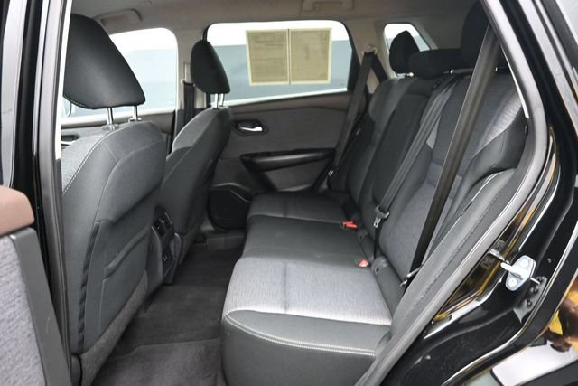 Used 2022 Nissan Rogue SV FWD image 11