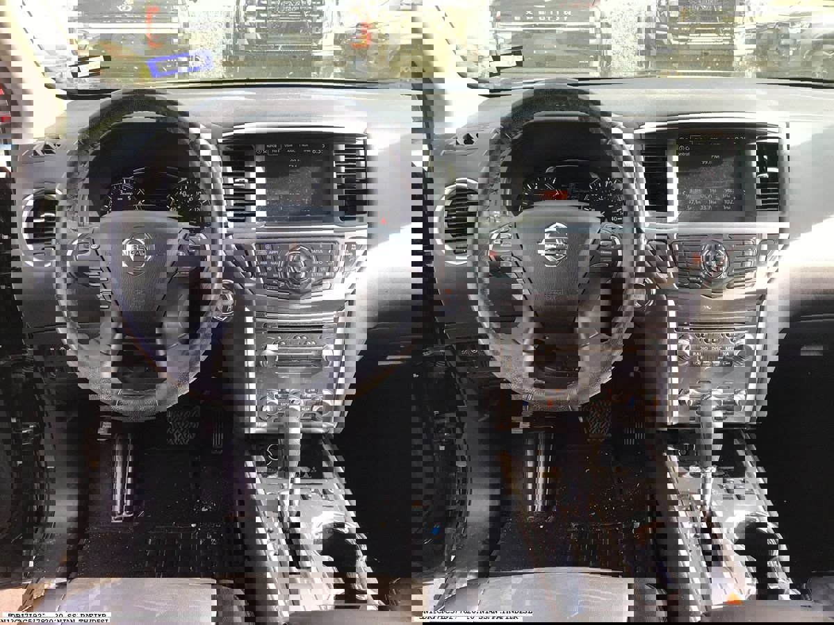 Used 2020 Nissan Pathfinder SL image 12