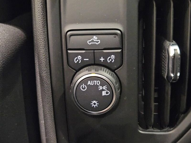 Used 2022 Chevrolet Silverado 1500 Custom image 20