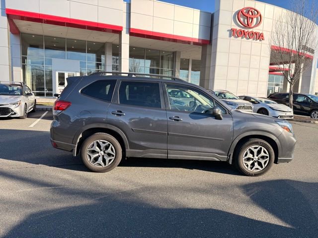 Used 2020 Subaru Forester Premium image 2