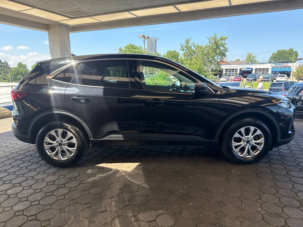 Certified 2023 Ford Escape Active w/ Tech Pack #1 AWD/4WD image 5