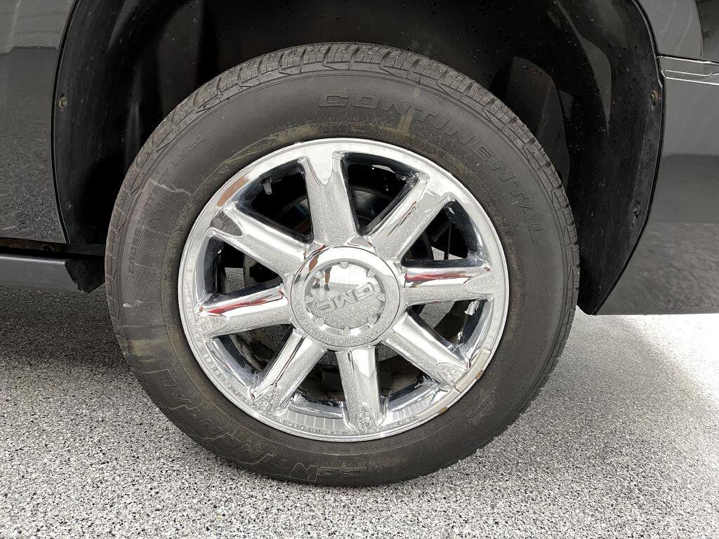 Used 2012 GMC Yukon XL Denali image 32