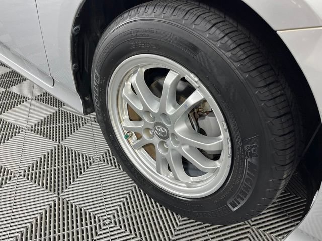 Used 2017 Toyota Prius Two FWD image 15