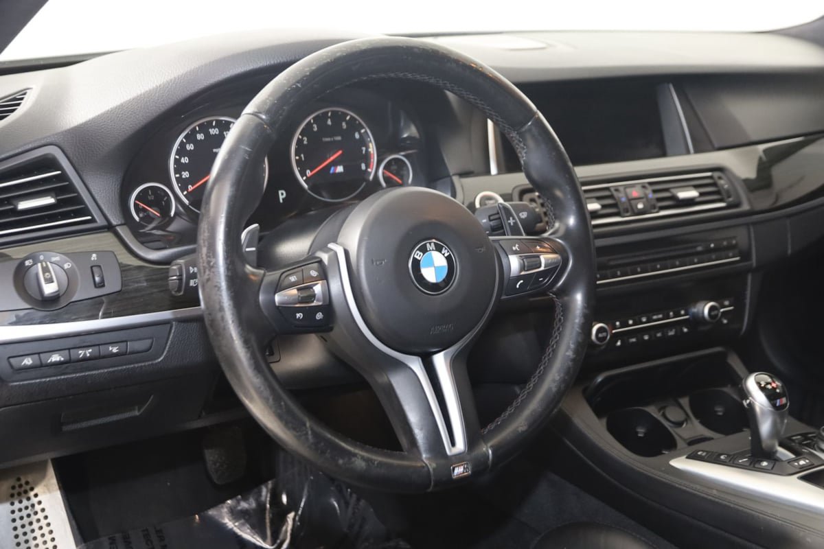 Used 2015 BMW M5 RWD image 6