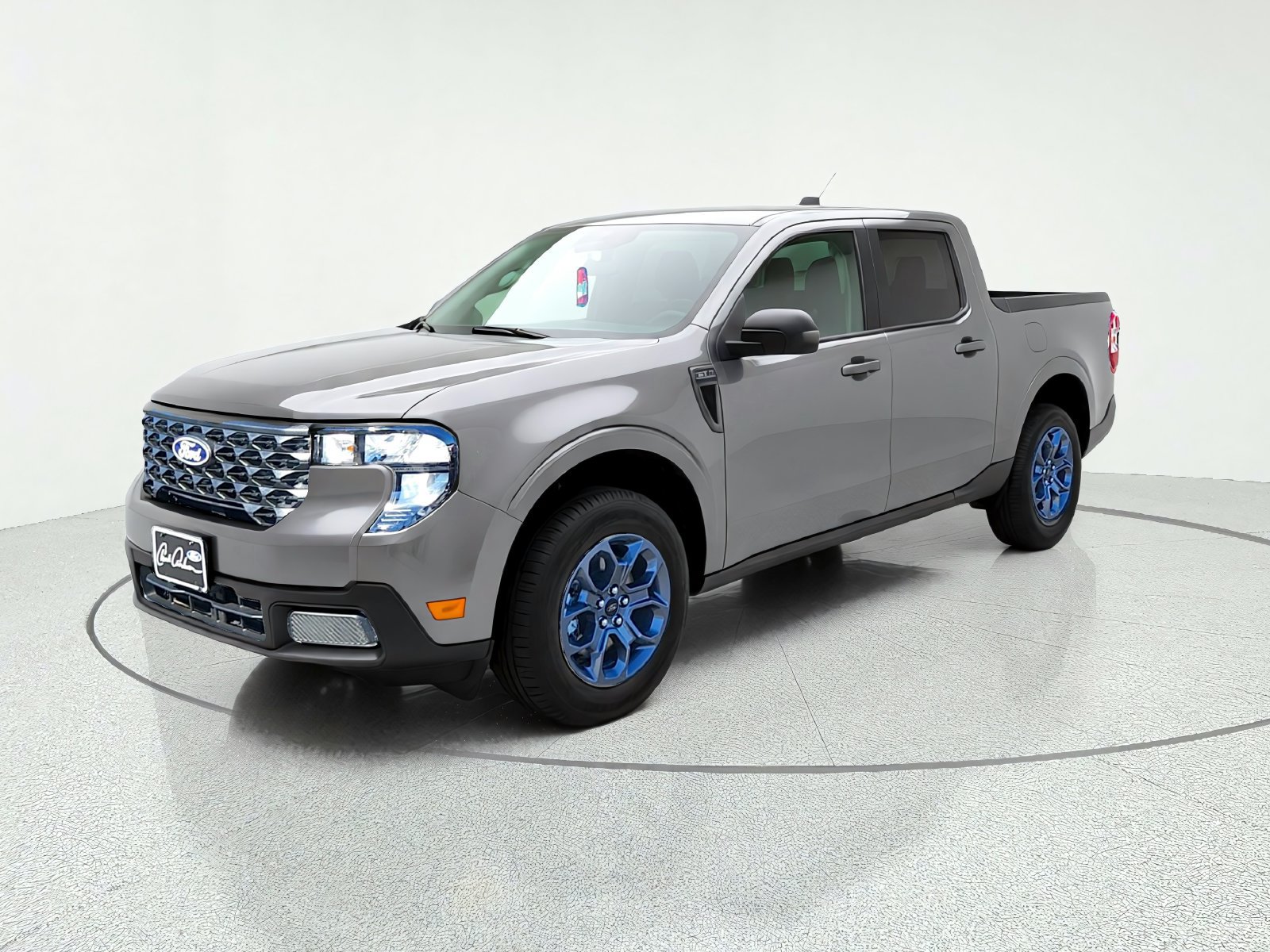 New 2026 Ford Maverick XLT w/ Equipment Group 301A AWD/4WD image 2