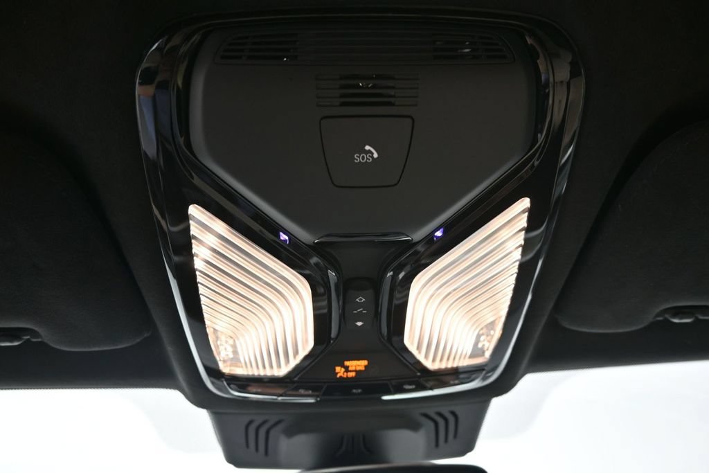 Used 2022 BMW X7 M50i AWD/4WD image 12