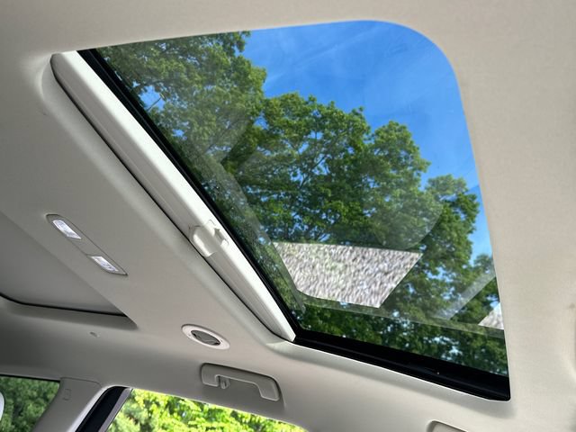 Certified 2023 Buick Enclave Essence w/ Experience Buick Package AWD/4WD image 19