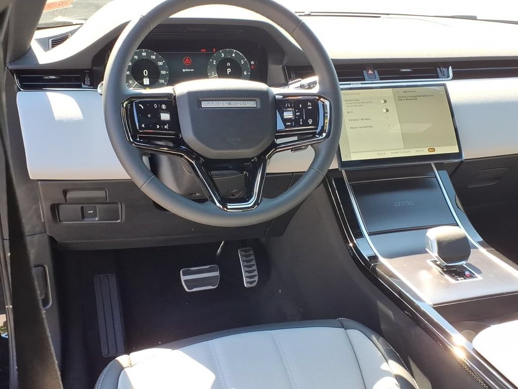 New 2026 Land Rover Range Rover Evoque Hoxton AWD/4WD image 16
