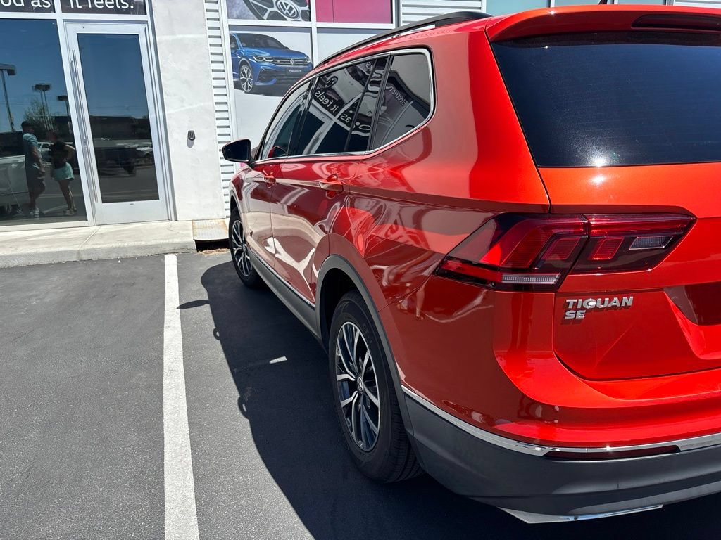 Used 2018 Volkswagen Tiguan SE w/ Panoramic Sunroof Package FWD image 6
