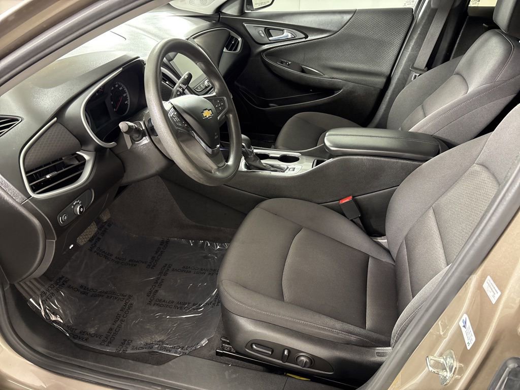 Used 2023 Chevrolet Malibu LT FWD image 25