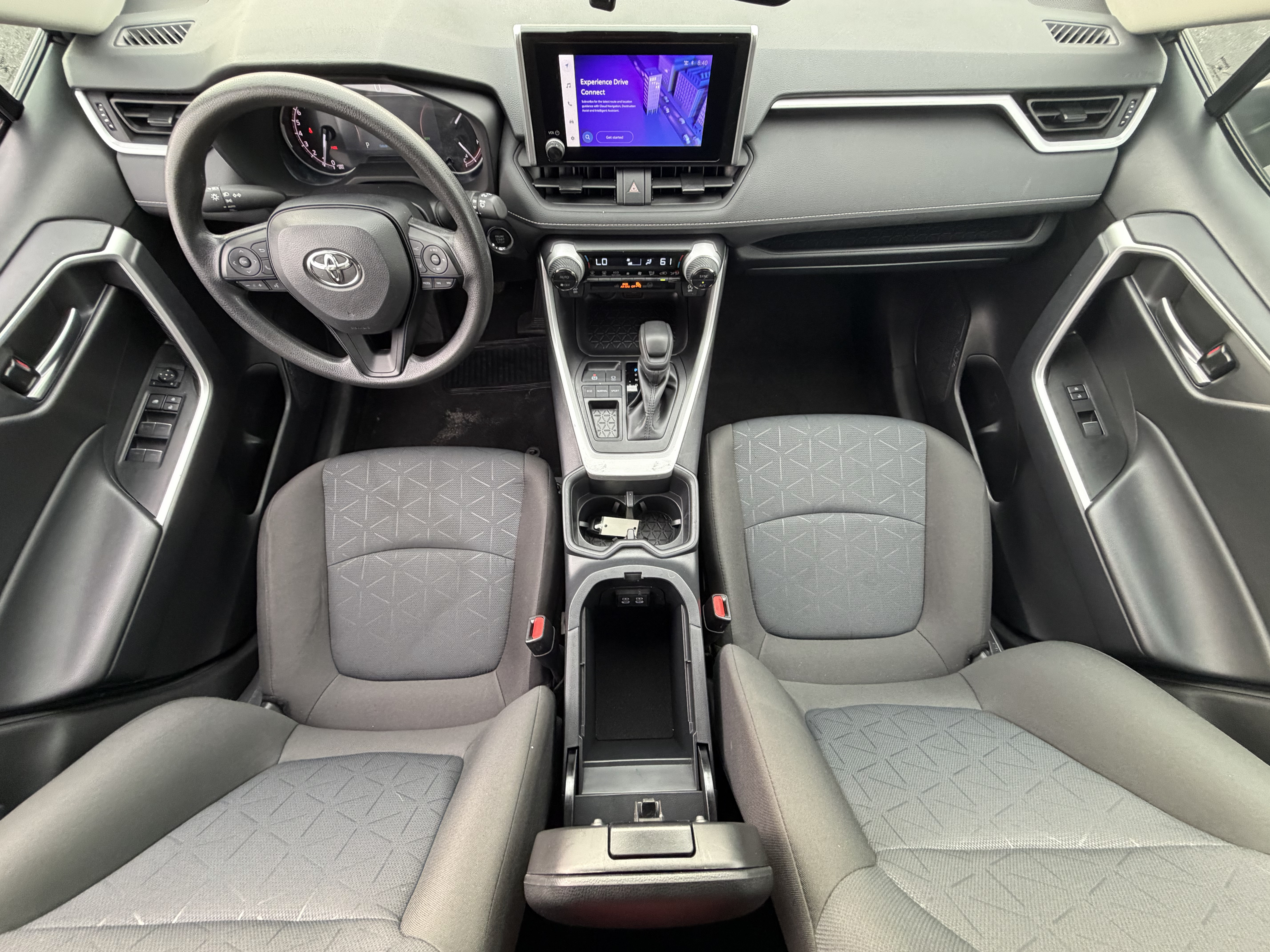 Used 2025 Toyota RAV4 XLE FWD image 24