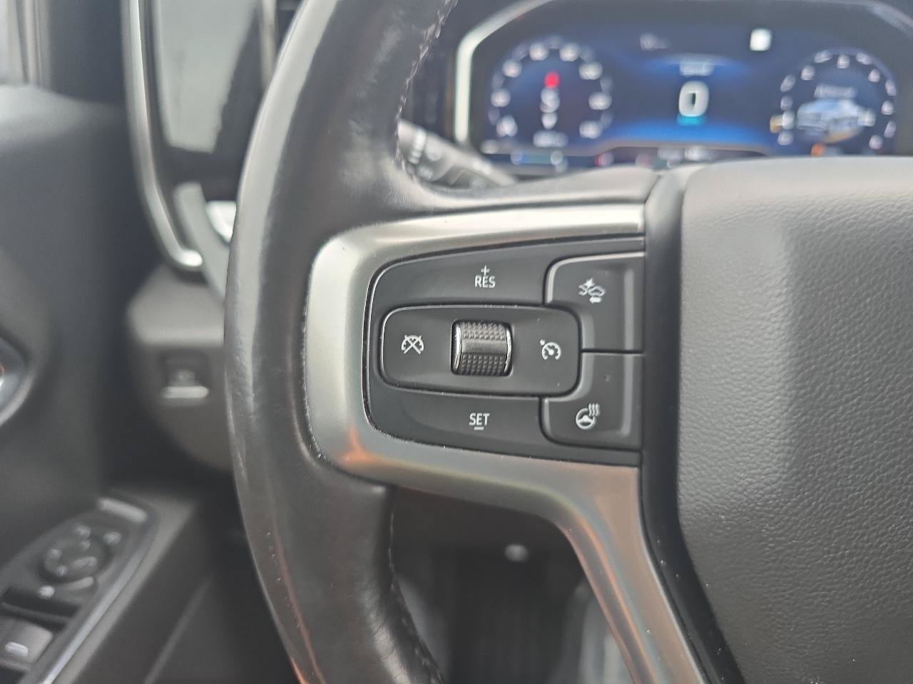 Used 2023 Chevrolet Silverado 1500 LT AWD/4WD image 23