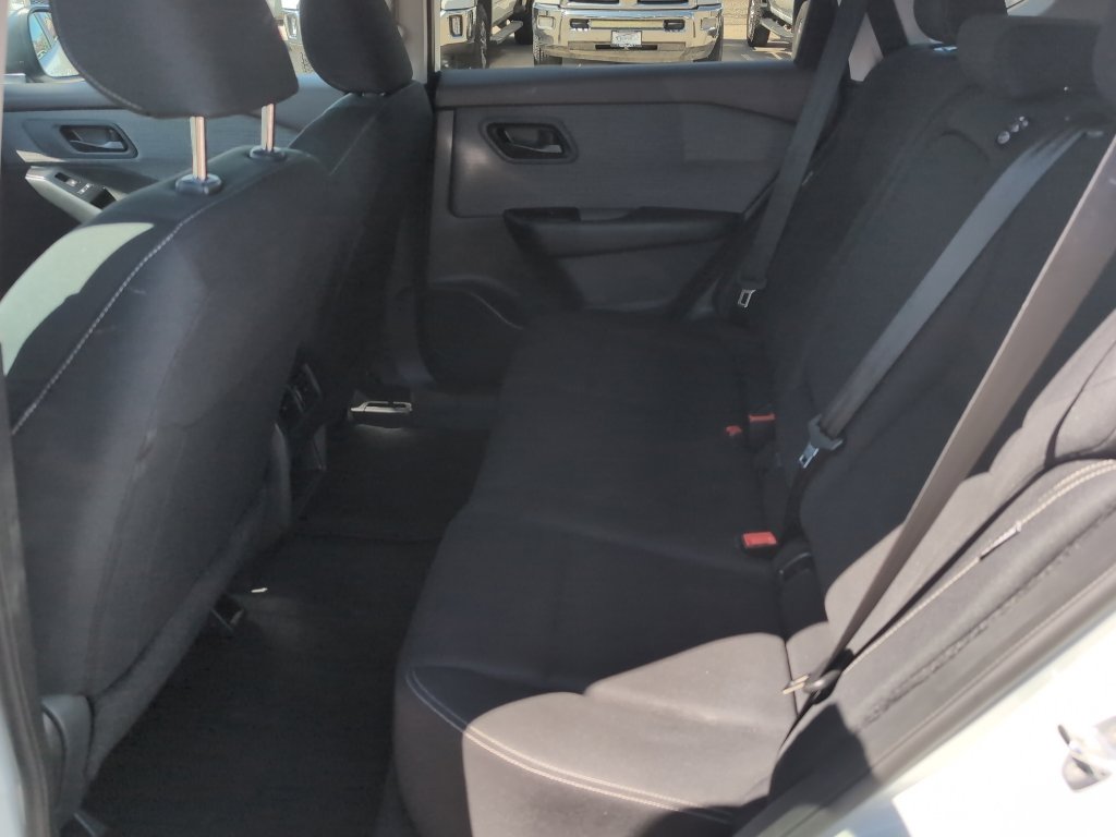 Used 2023 Nissan Rogue S AWD/4WD image 17