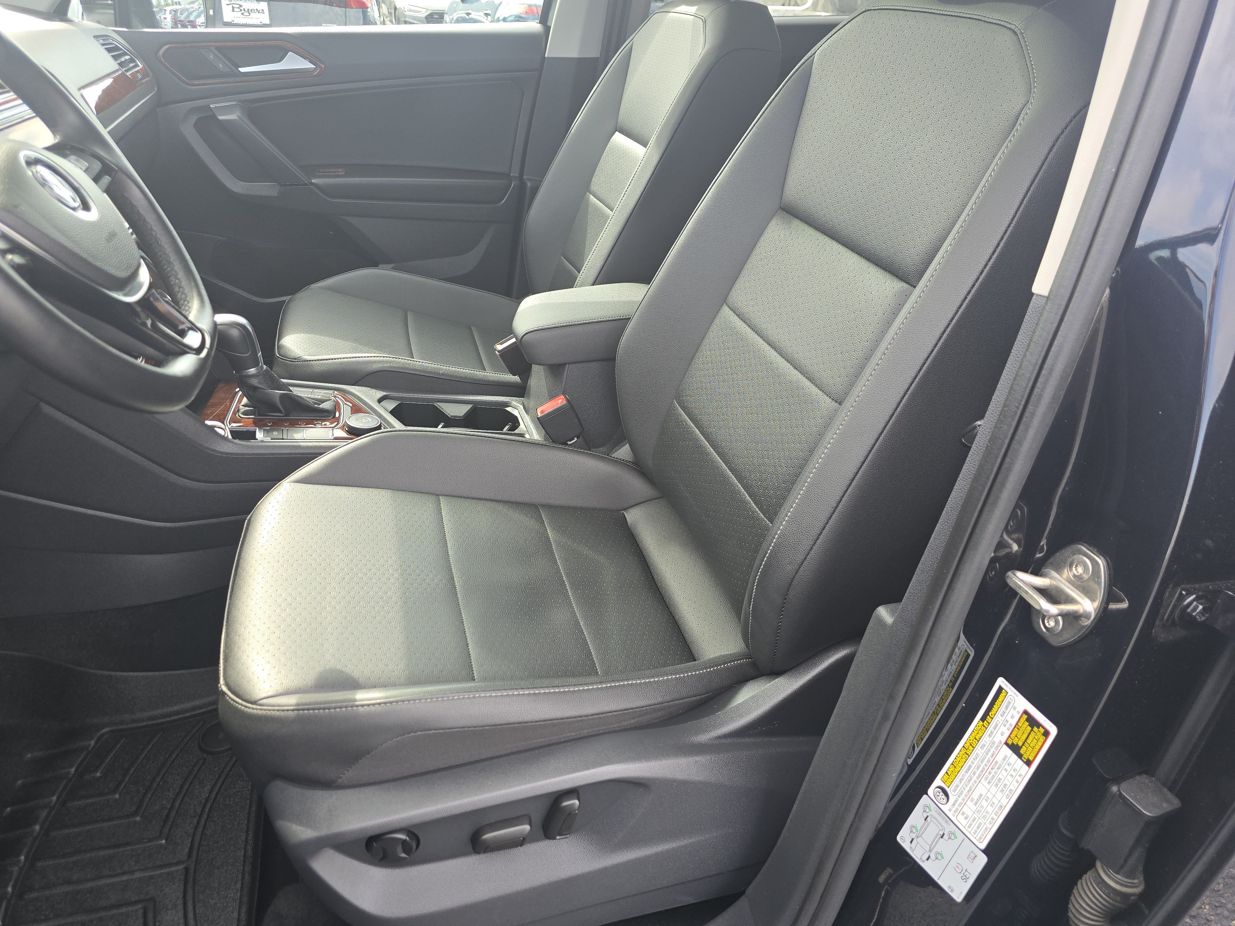 Used 2019 Volkswagen Tiguan SEL AWD/4WD image 22