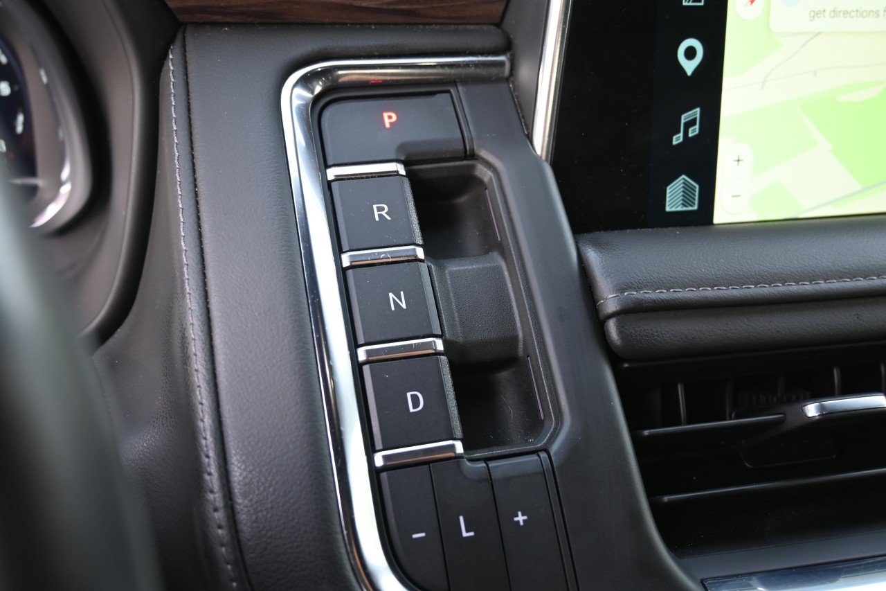Used 2022 Chevrolet Tahoe LT w/ Luxury Package RWD image 14